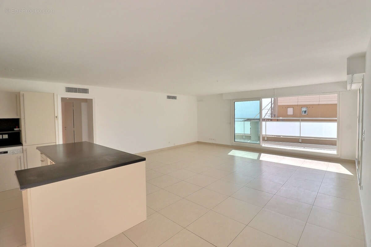 Appartement à CAP-D'AIL