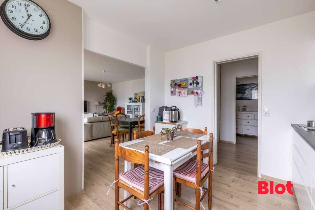 Appartement à LE RHEU