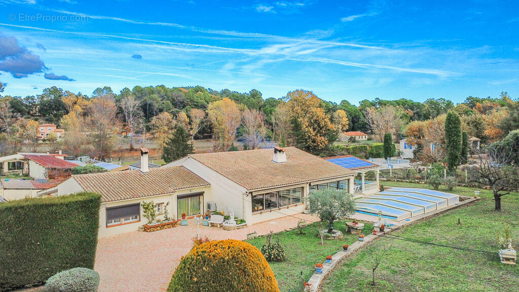 Maison à MONTAUROUX