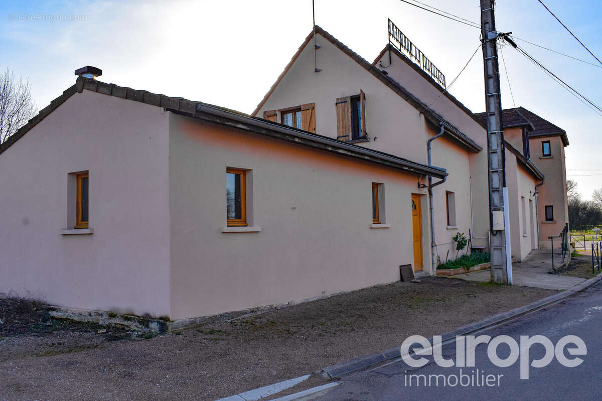 Maison à SAUVIGNY-LE-BOIS