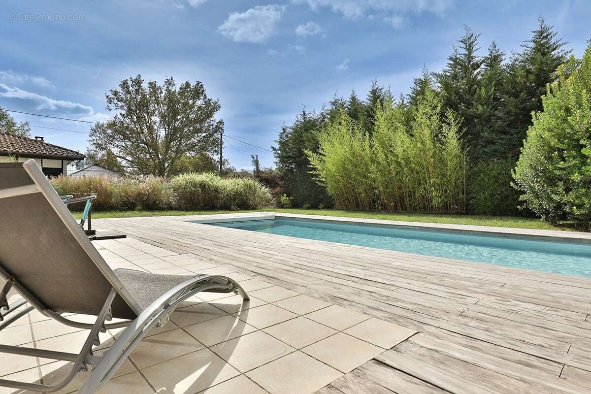 Maison à PARENTIS-EN-BORN