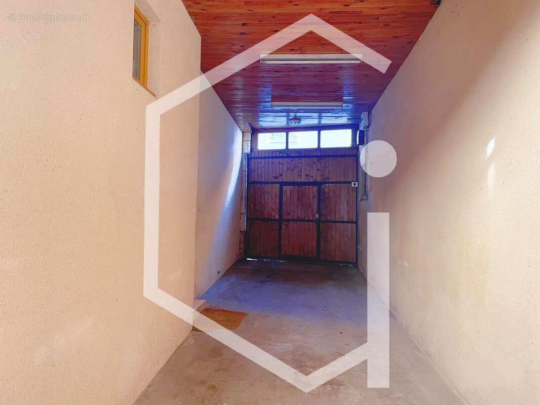 Maison à ENTRAINS-SUR-NOHAIN