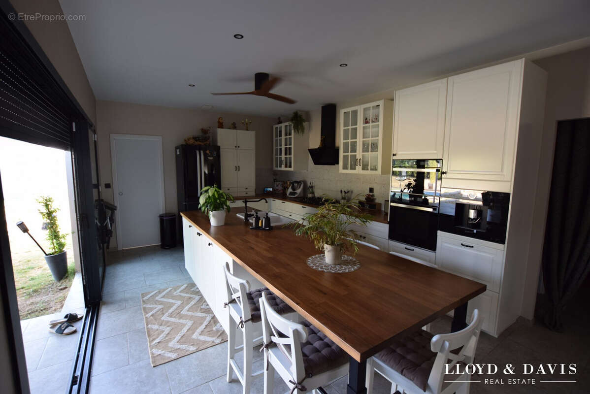 Maison 165 m² à Baix  - photo 2