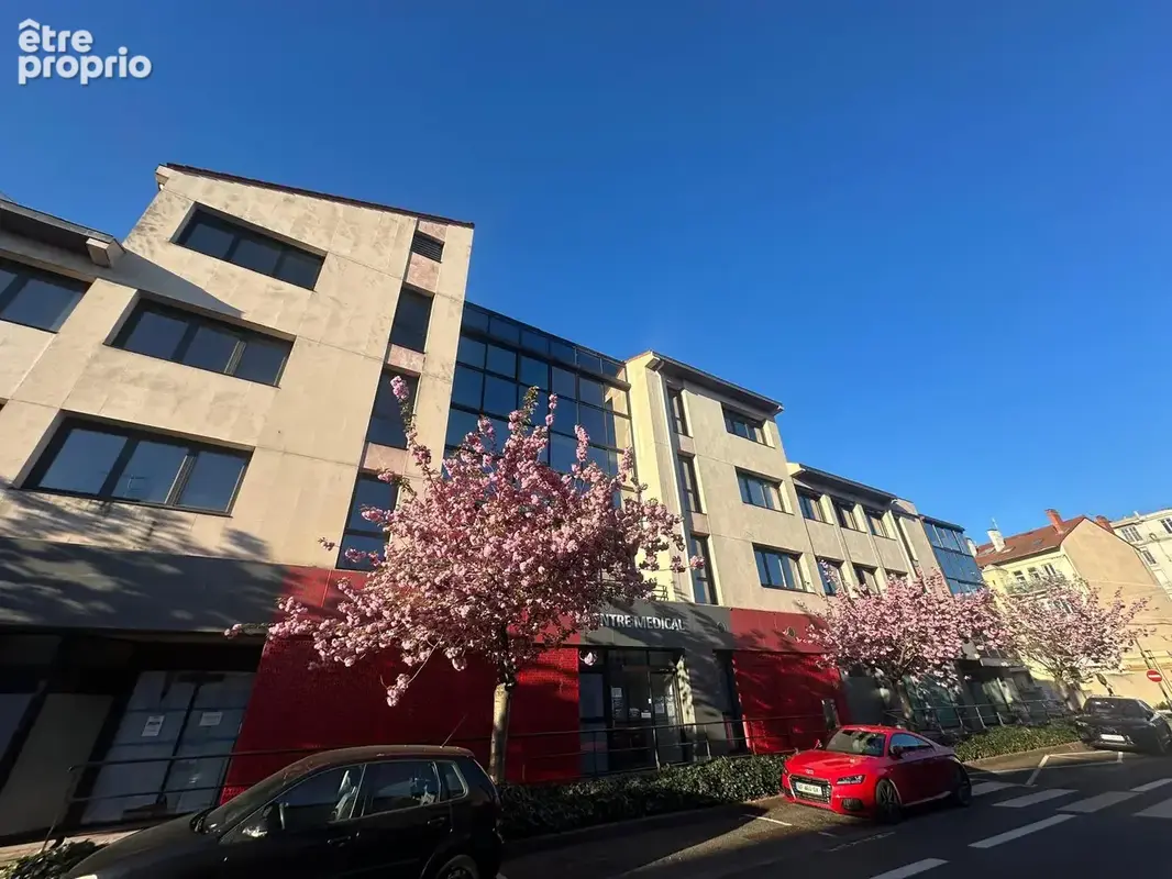 Appartement 1 pièce 108 m² · à Roanne · 108 m² · 182 500 €