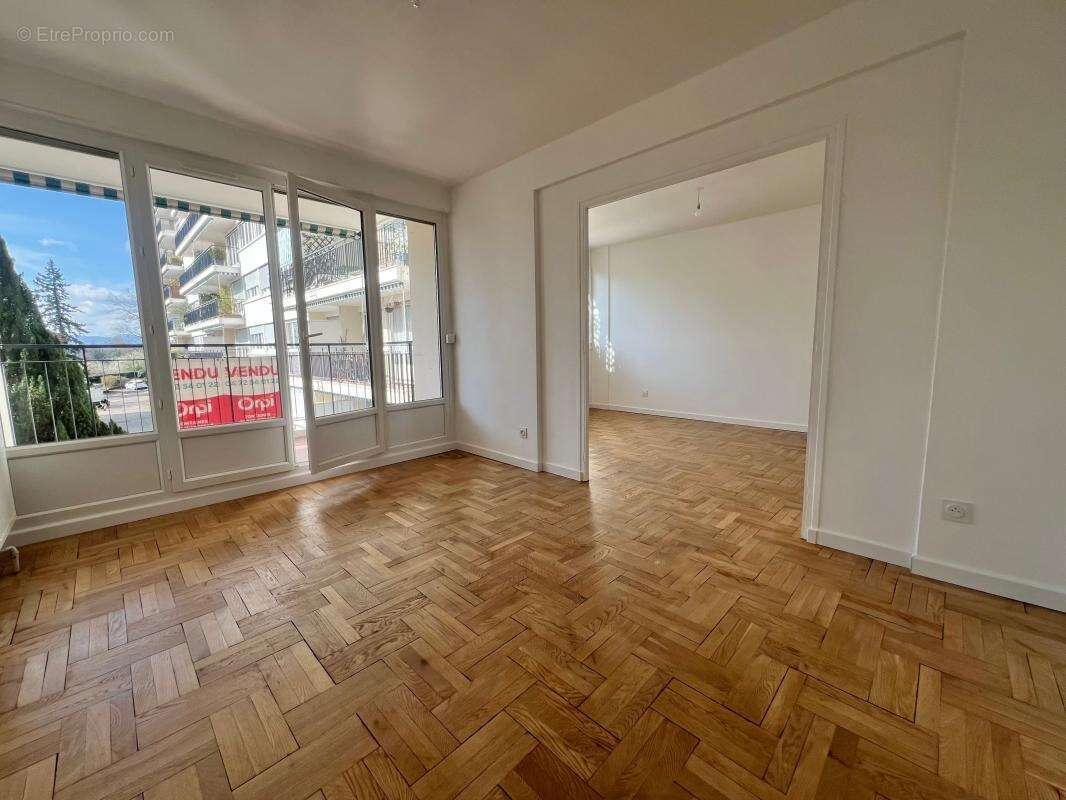 Appartement à SAINTE-FOY-LES-LYON