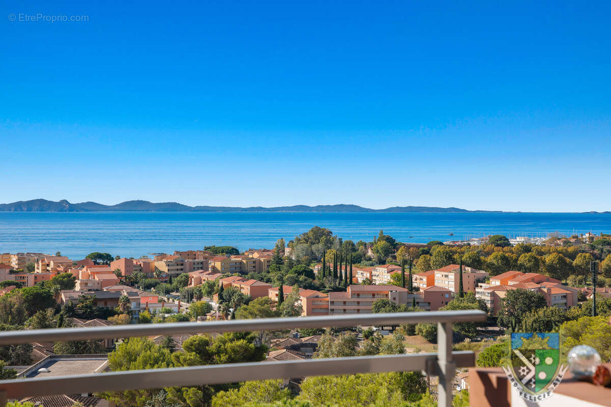 Appartement à LA LONDE-LES-MAURES