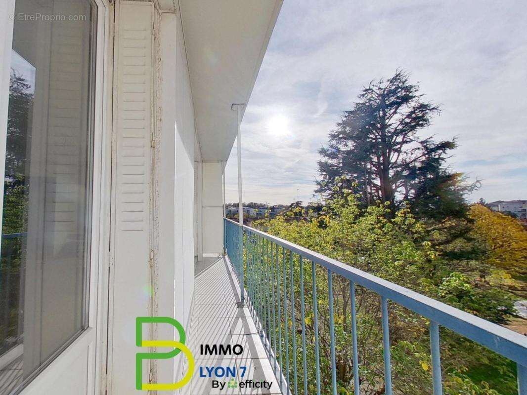 Appartement à MEYZIEU