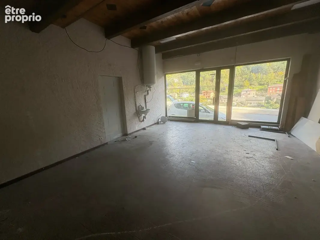 Local + Appartement 82 m2 Emplacement idéal - photo 5