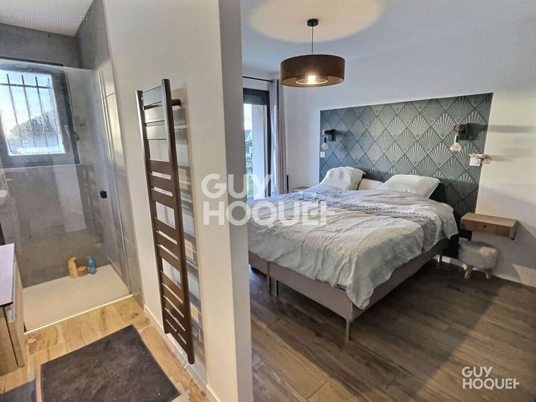 Maison à SAINT-BONNET-DE-MURE