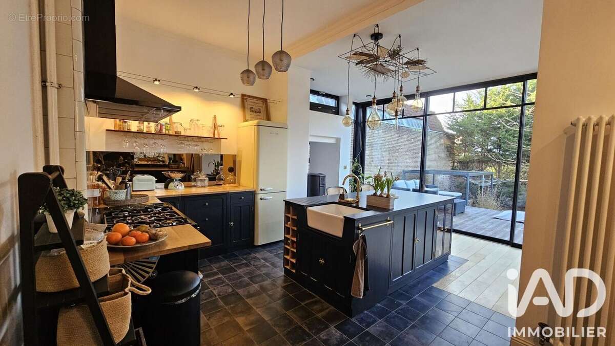Maison 234 m² à Saint-Amand-Les-Eaux  - photo 8