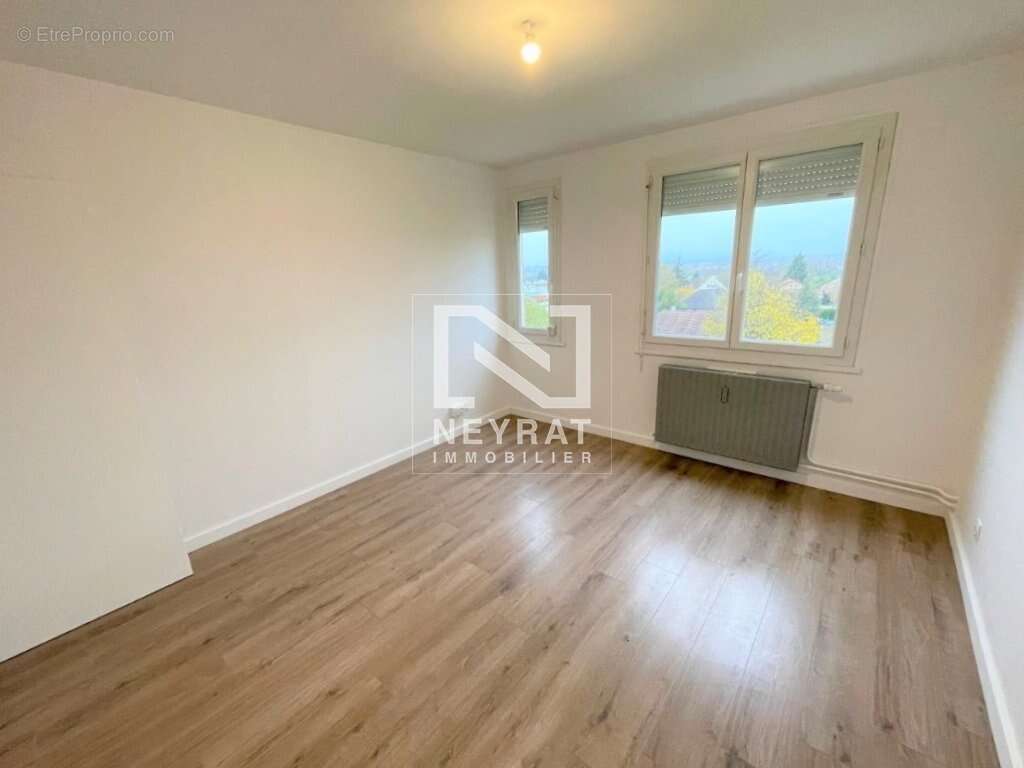 Appartement à CHAMPFORGEUIL