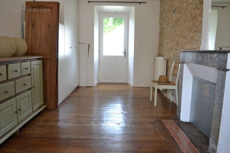 Maison de village 185 m2 avec jardin CHERVES CHATELARS (16) 154 500€ FAI - photo 13