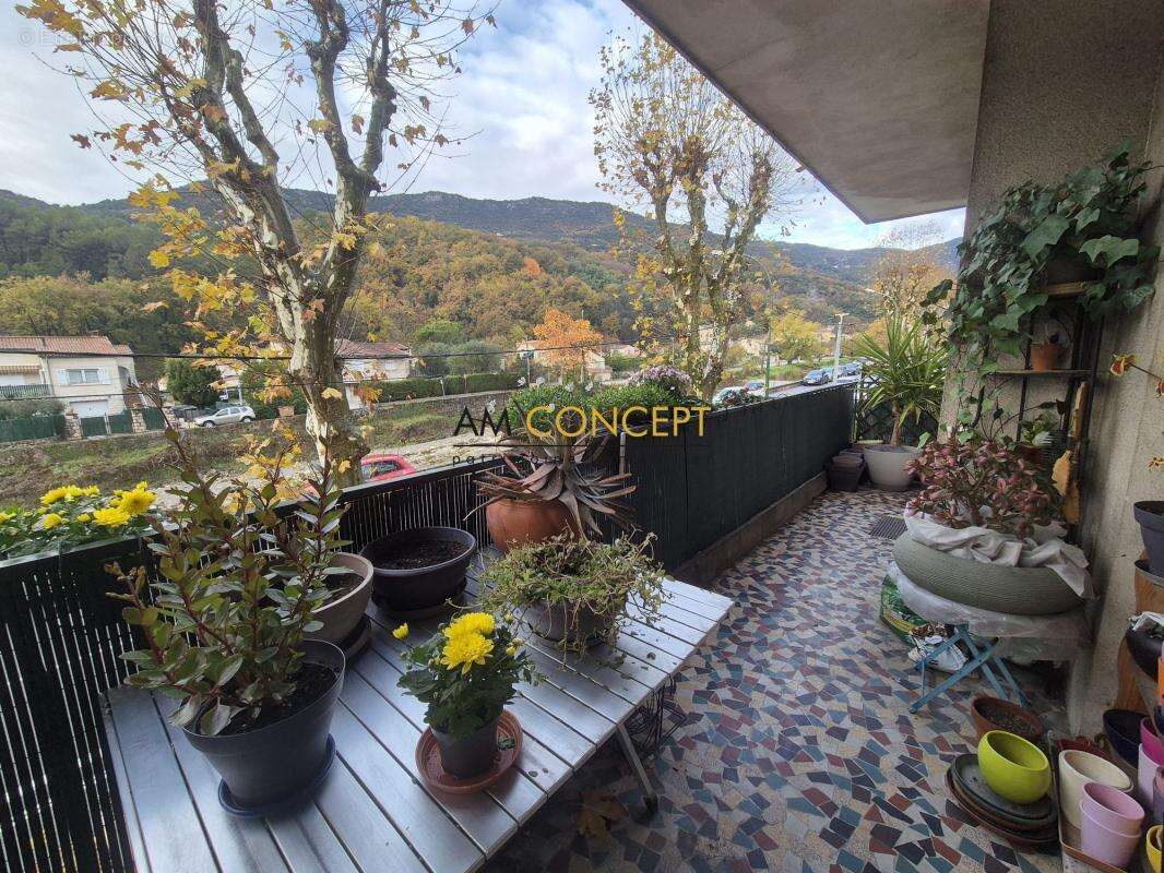 Appartement à CONTES