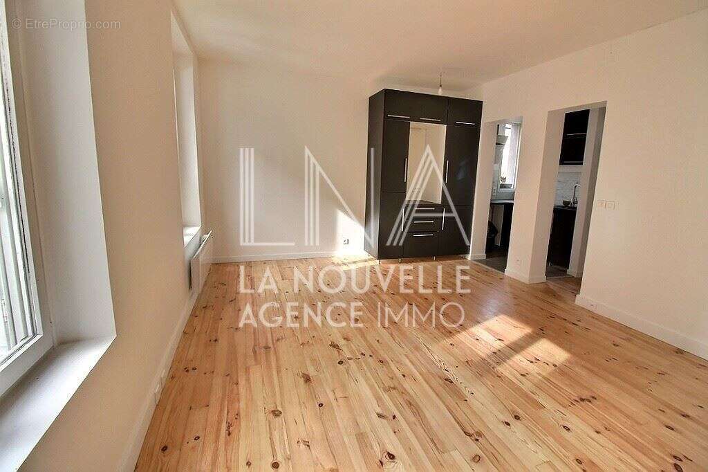 Appartement à LES LILAS