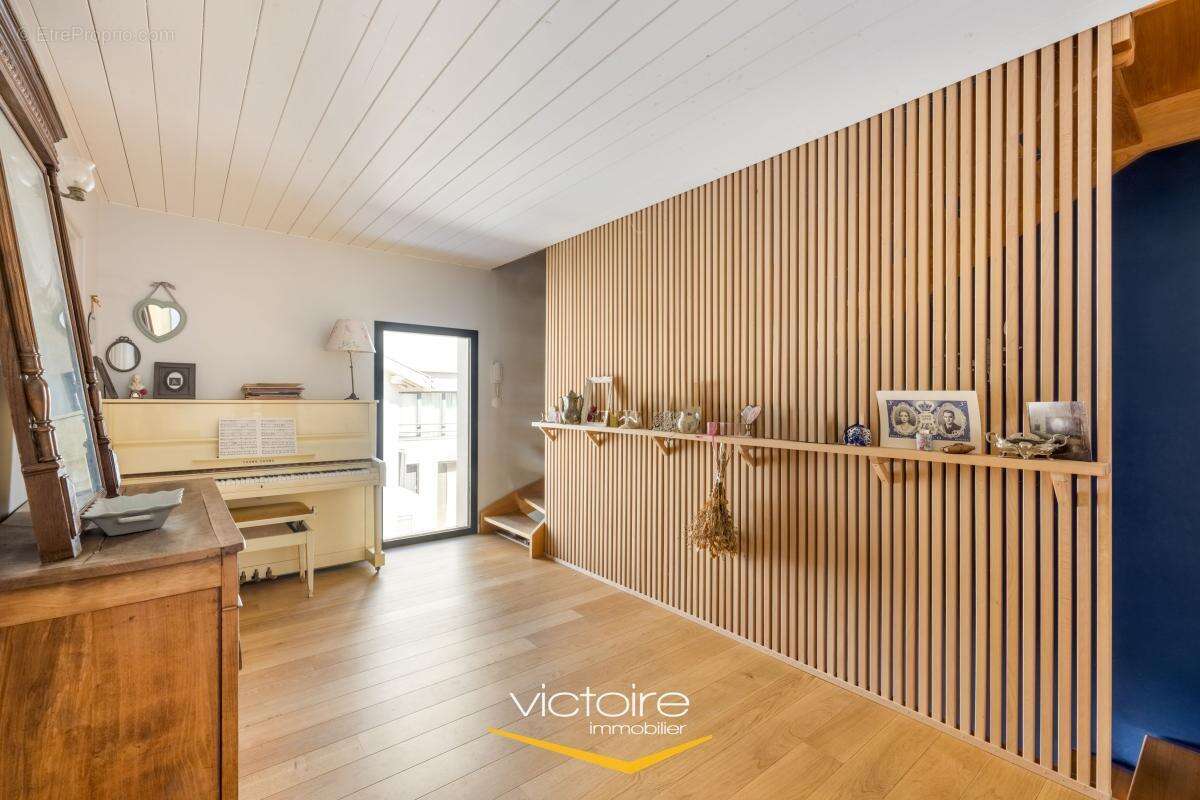 Maison à LYON-8E