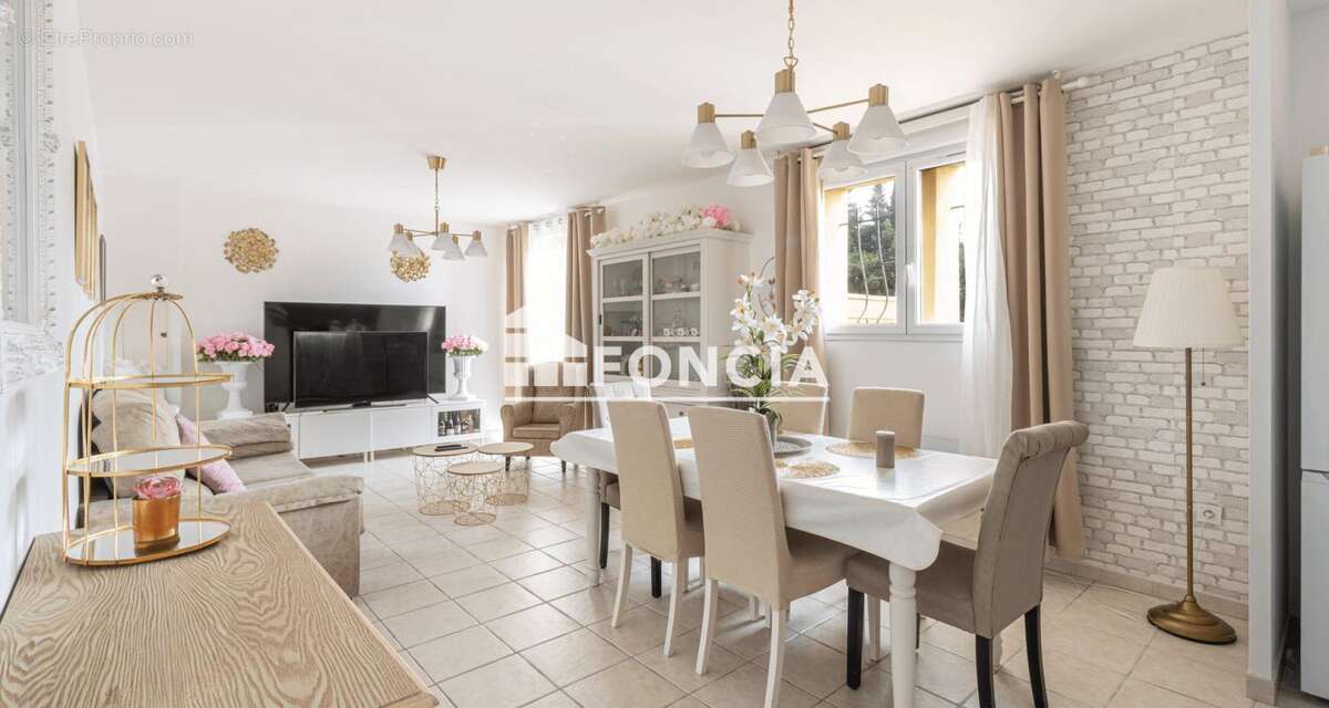 Appartement à PORT-DE-BOUC
