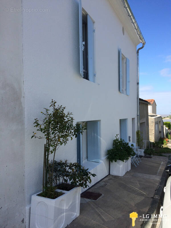 Maison à MORTAGNE-SUR-GIRONDE