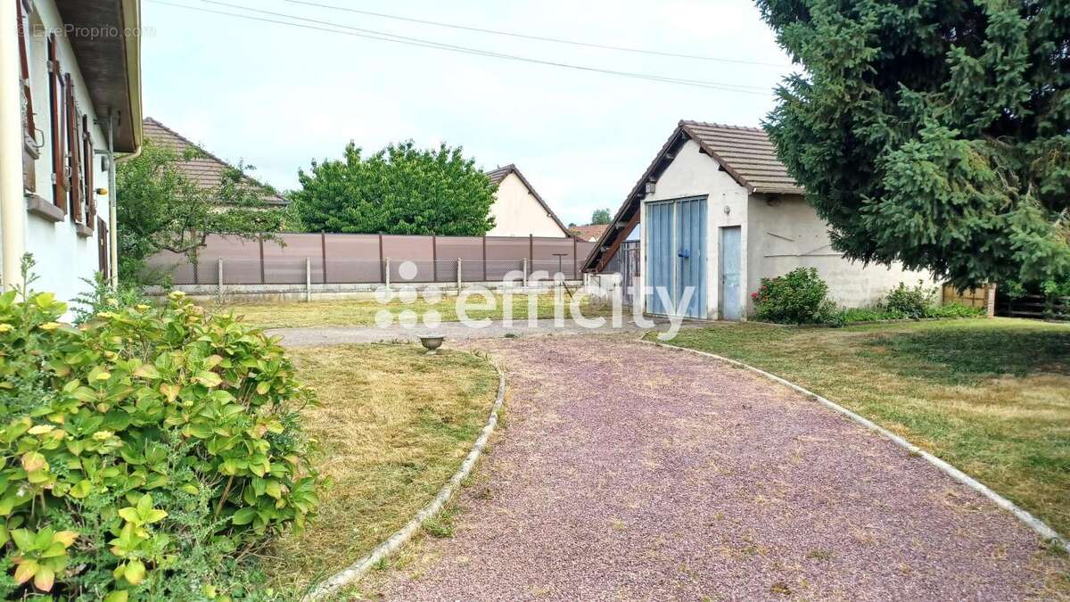 Maison 163 m² à Etrepagny  - photo 17