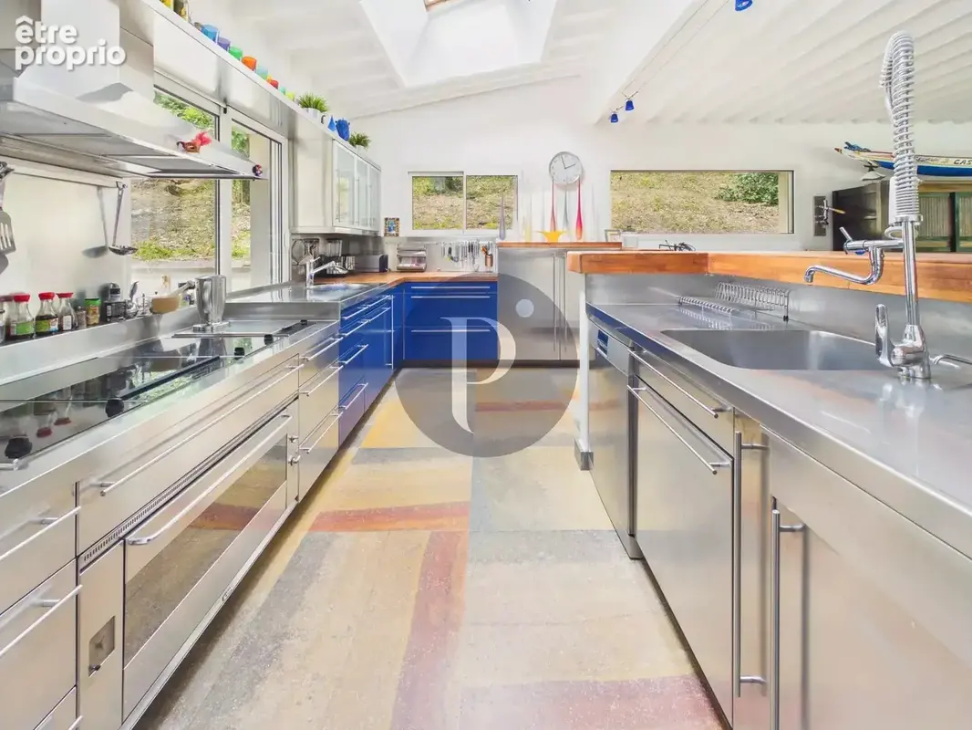 VAUHALLAN – Propriété 7 pièces – Réception 100 m² - Vue dominante – Terrain boisé 4726 m² - photo 7