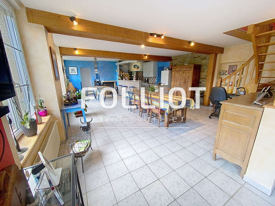 Maison à SAINT-HILAIRE-DU-HARCOUET