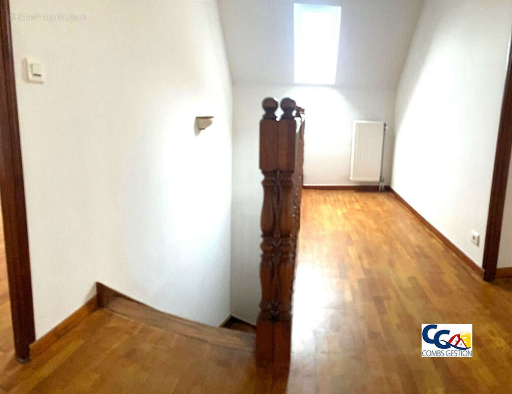 Maison familiale 108 m² 4 chambres Jardin plein sud Garage Rue calme - photo 6