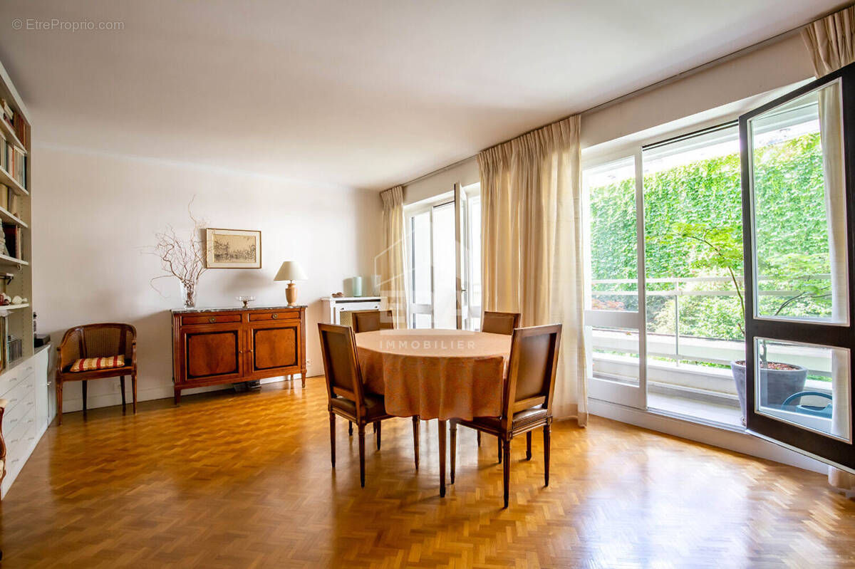 Appartement à PARIS-12E