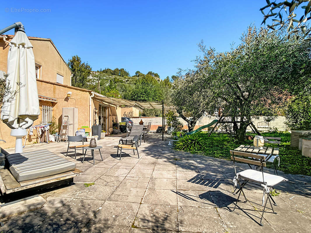 Charmante maison 3 pièces 80 m2 avec stationnement sur parcelle d'environ 350 m2 à vendre Secteur La Bouilladisse 13720 - photo 12