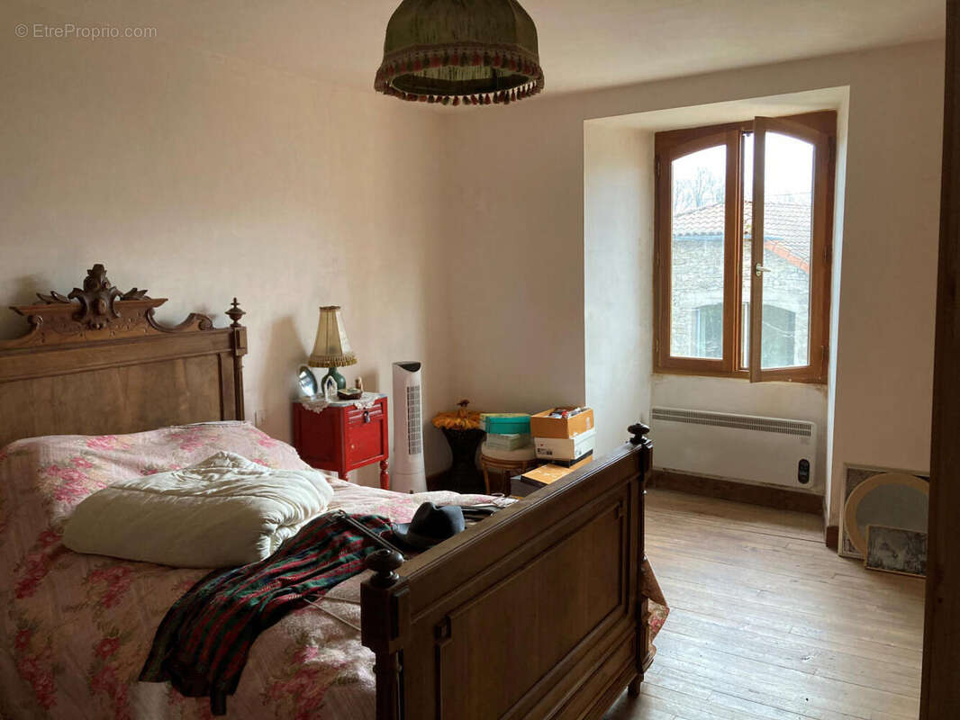 ch 2 - Maison à LATRONQUIERE