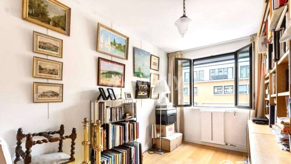 Appartement à PARIS-10E