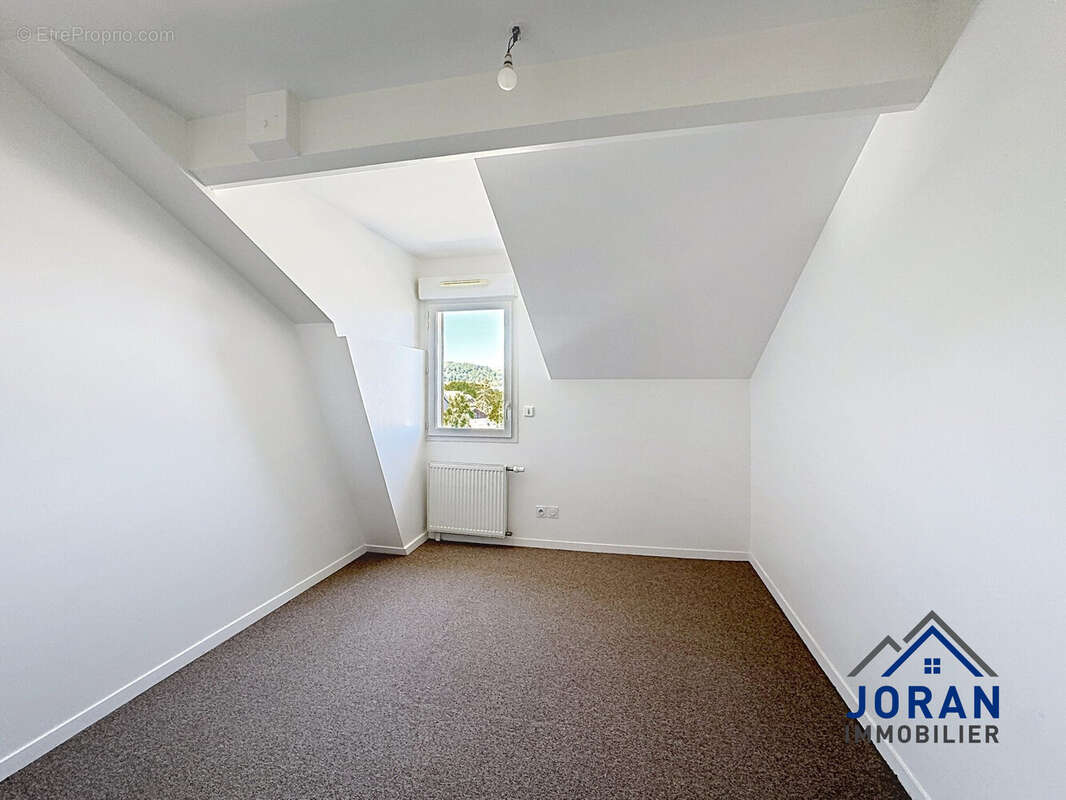 Chambre parentale - Appartement à PRESILLY