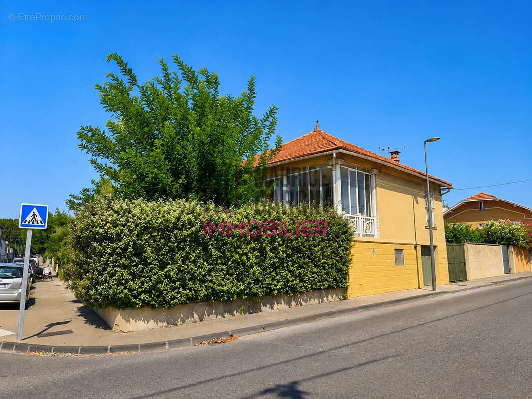 Maison 132 m² à Carpentras  - photo 2
