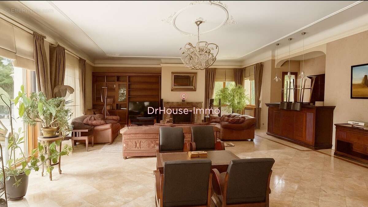 Maison à LOUVECIENNES