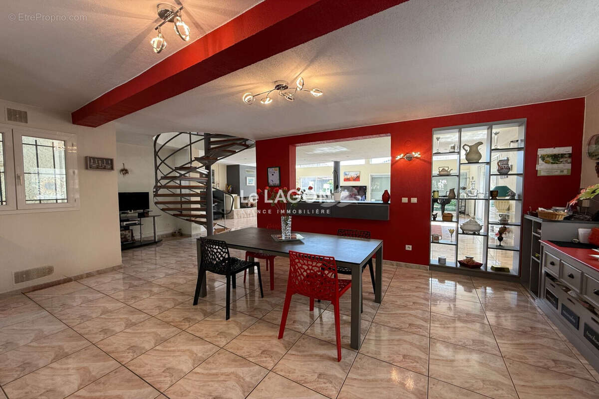 Maison à SAINT-CYPRIEN