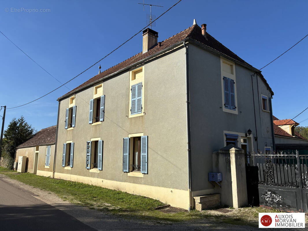 Maison à EPOISSES