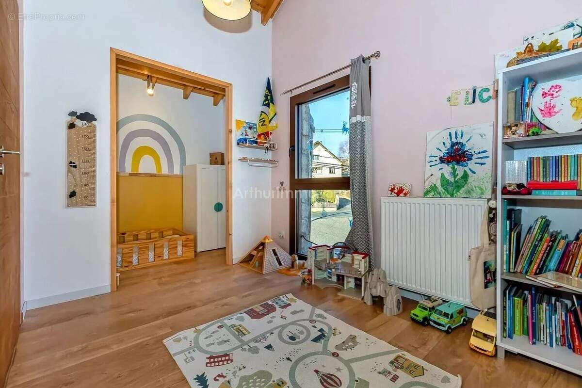 Maison à CHAMPAGNE-EN-VALROMEY