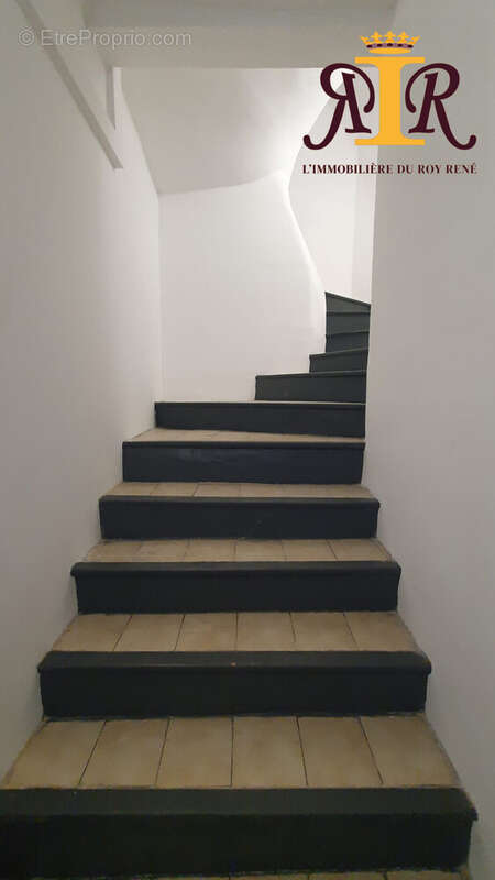 Appartement à LA TOUR-D'AIGUES