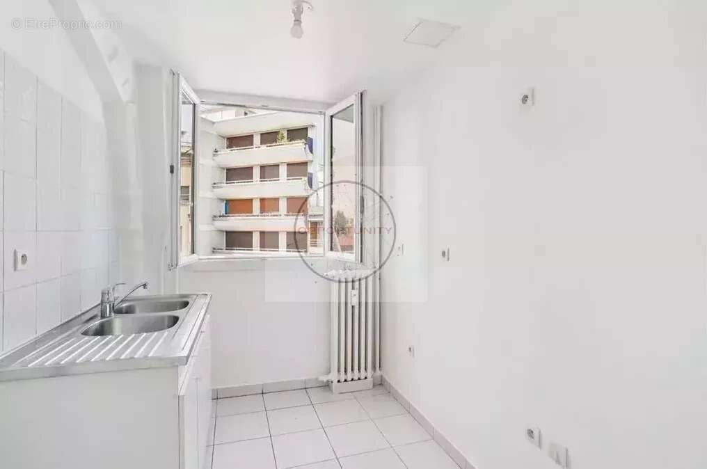 Appartement à PARIS-20E