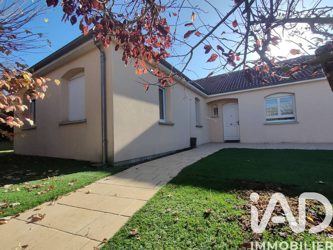 Photo 1 - Maison à LA RIVIERE-DE-CORPS