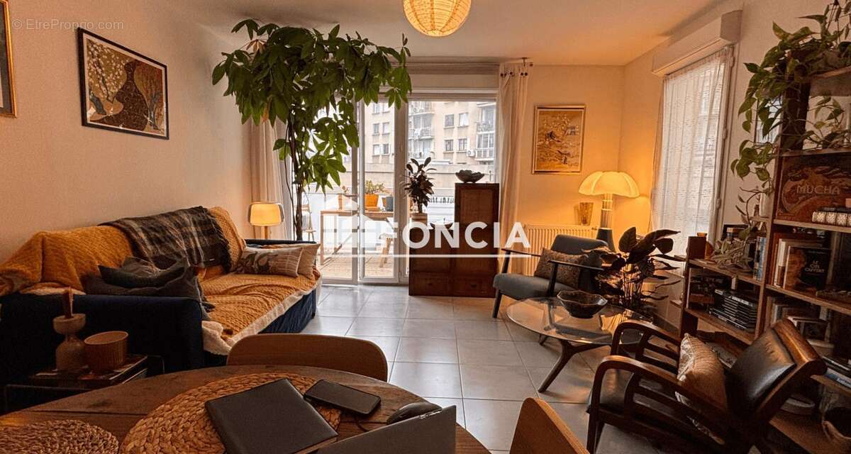 Appartement à MARSEILLE-8E