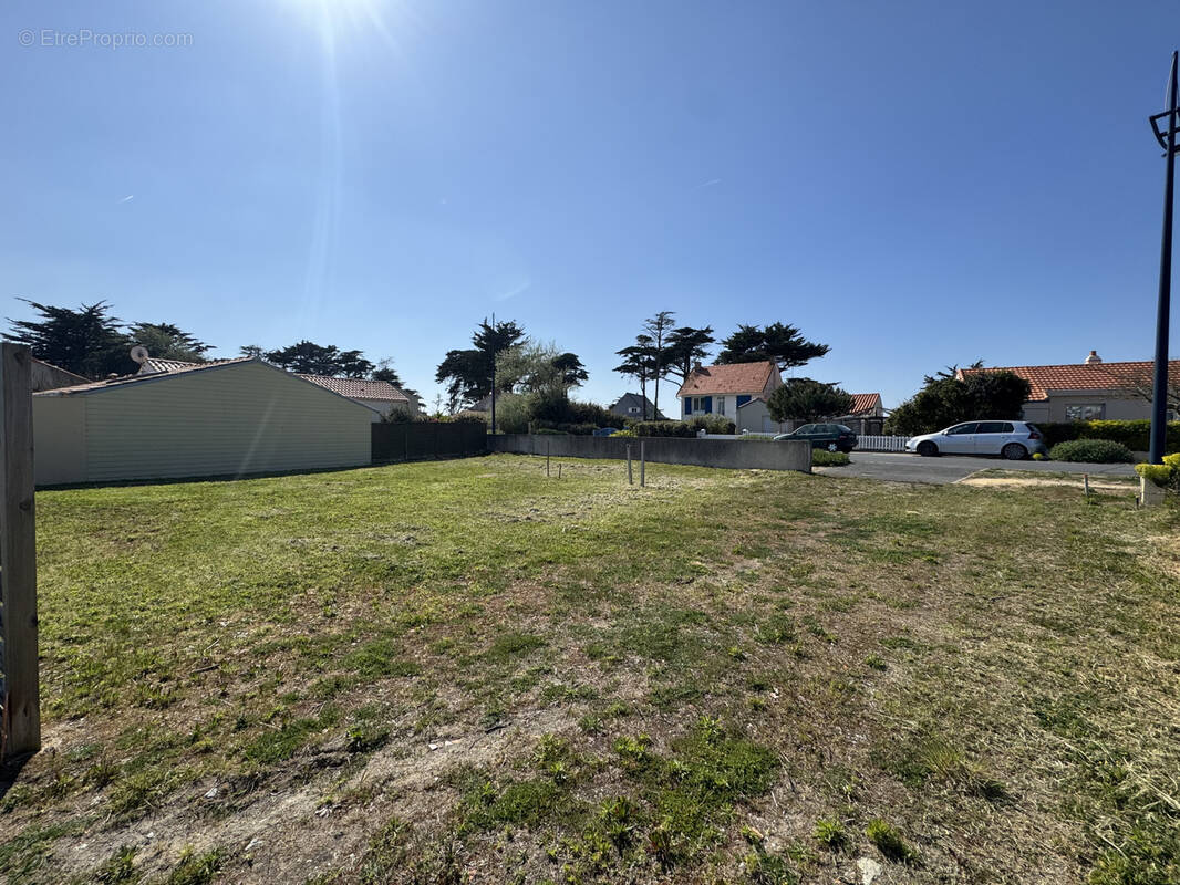 Terrain à LA PLAINE-SUR-MER