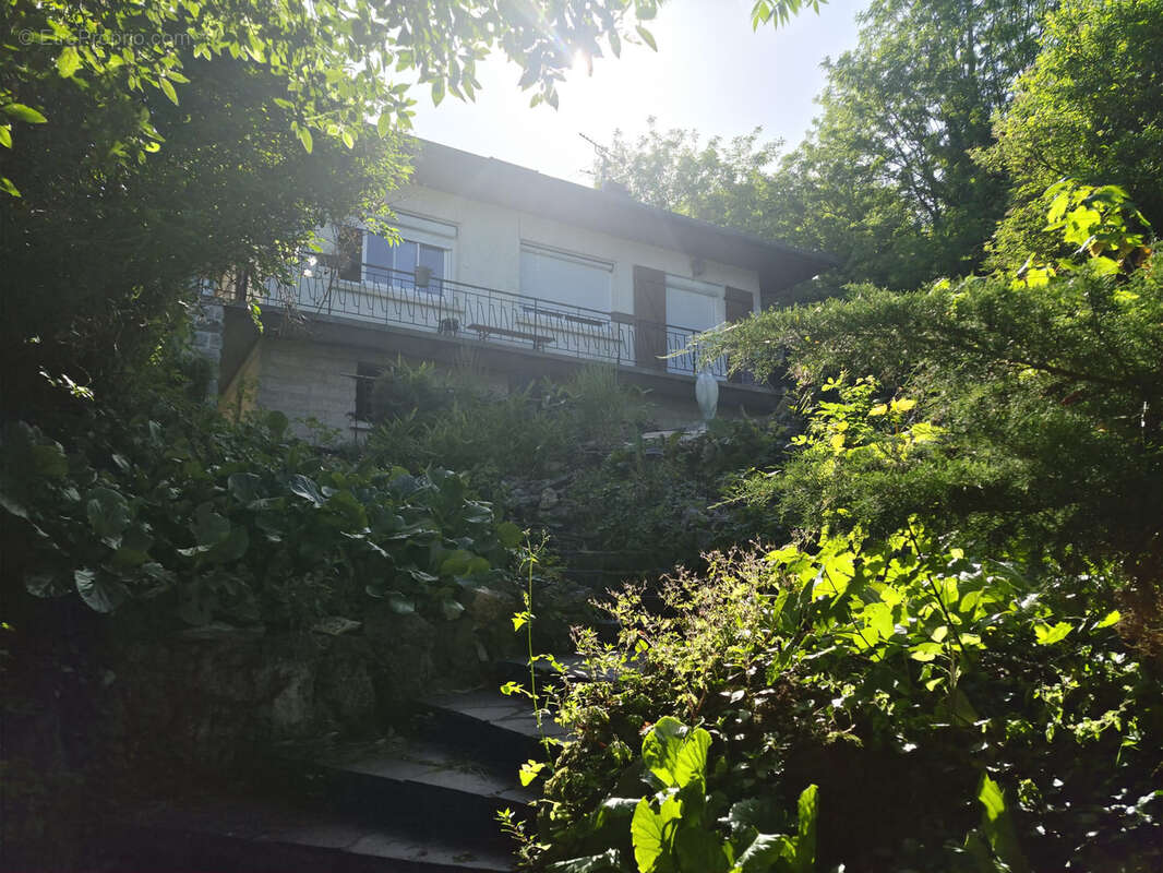 Maison à JOUY-LE-MOUTIER
