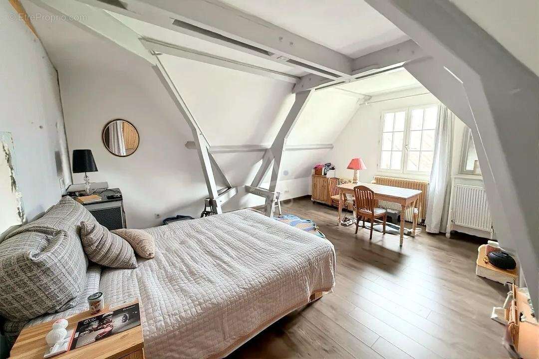 Maison à YEVRE-LA-VILLE