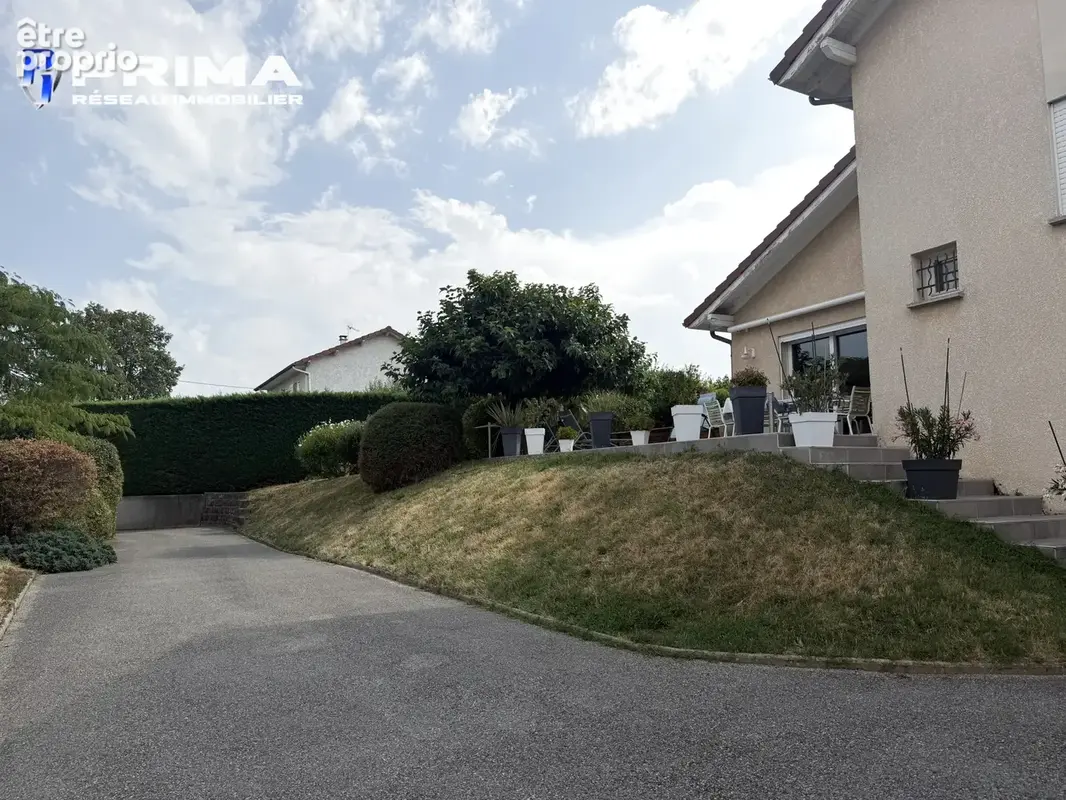 Voiron, adresse prisée et convoitée, opportunité rare ! - photo 5