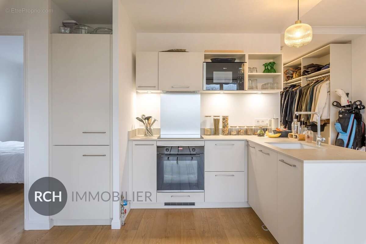 Appartement à NEAUPHLE-LE-CHATEAU