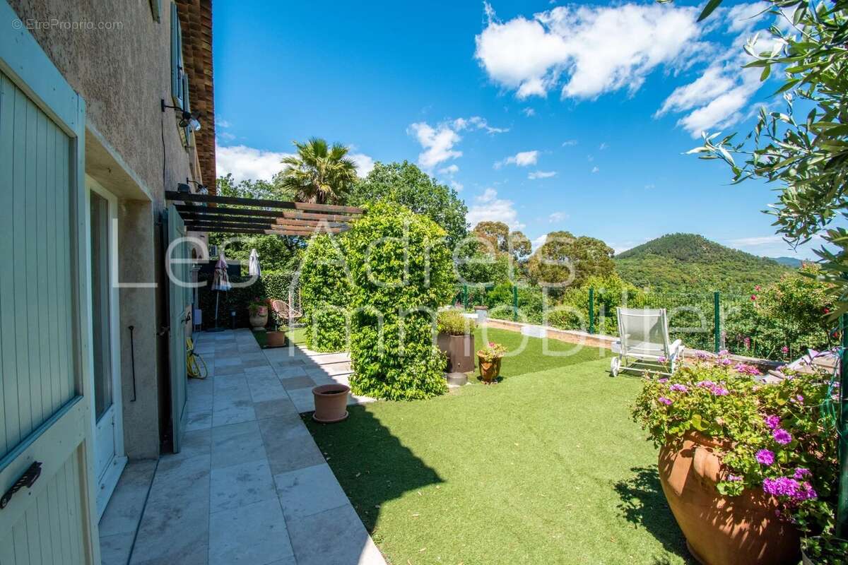 Maison à LES ADRETS-DE-L&#039;ESTEREL