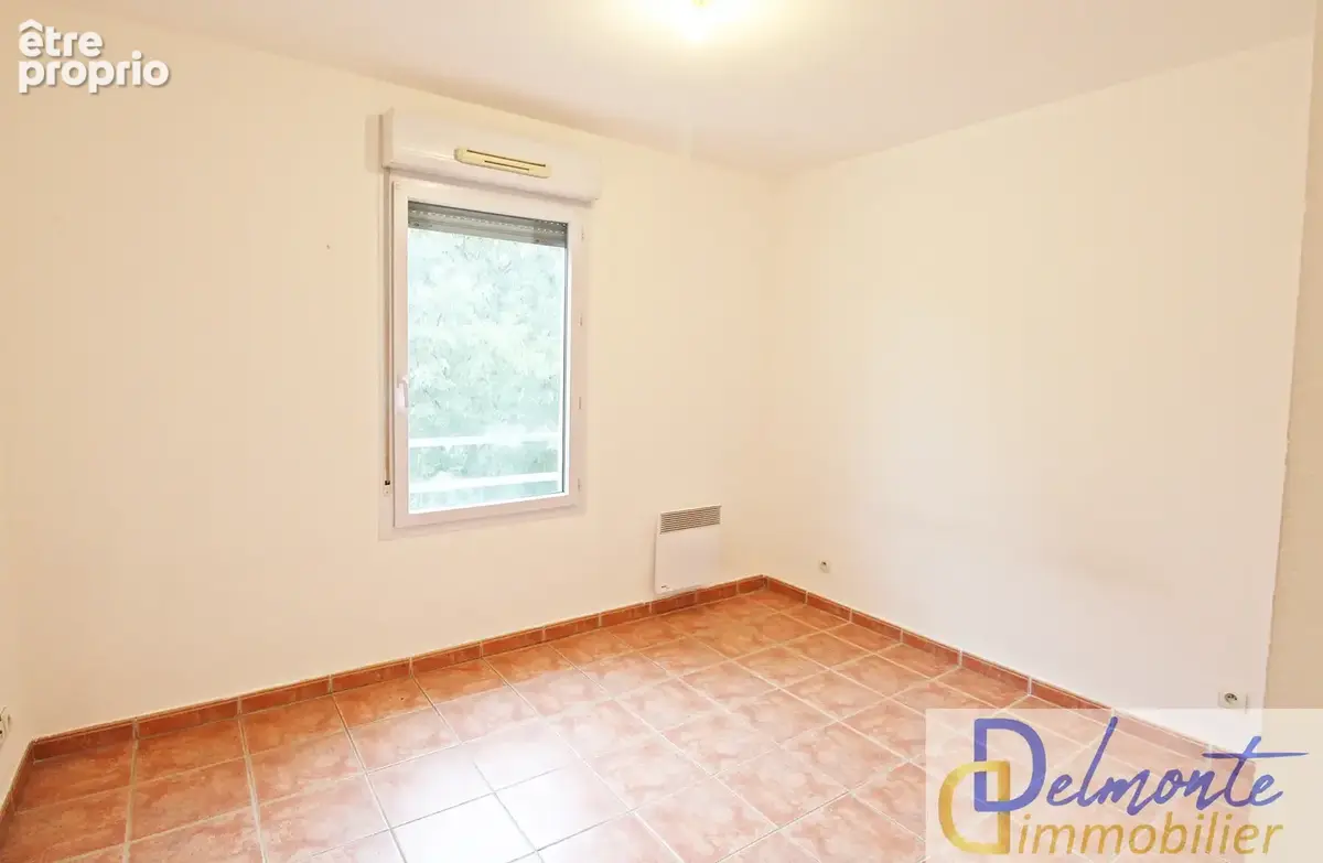 La seyne-sur-mer   beau t2 avec grand balcon et parking - photo 6