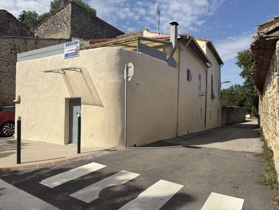 Maison à SAINTE-ANASTASIE