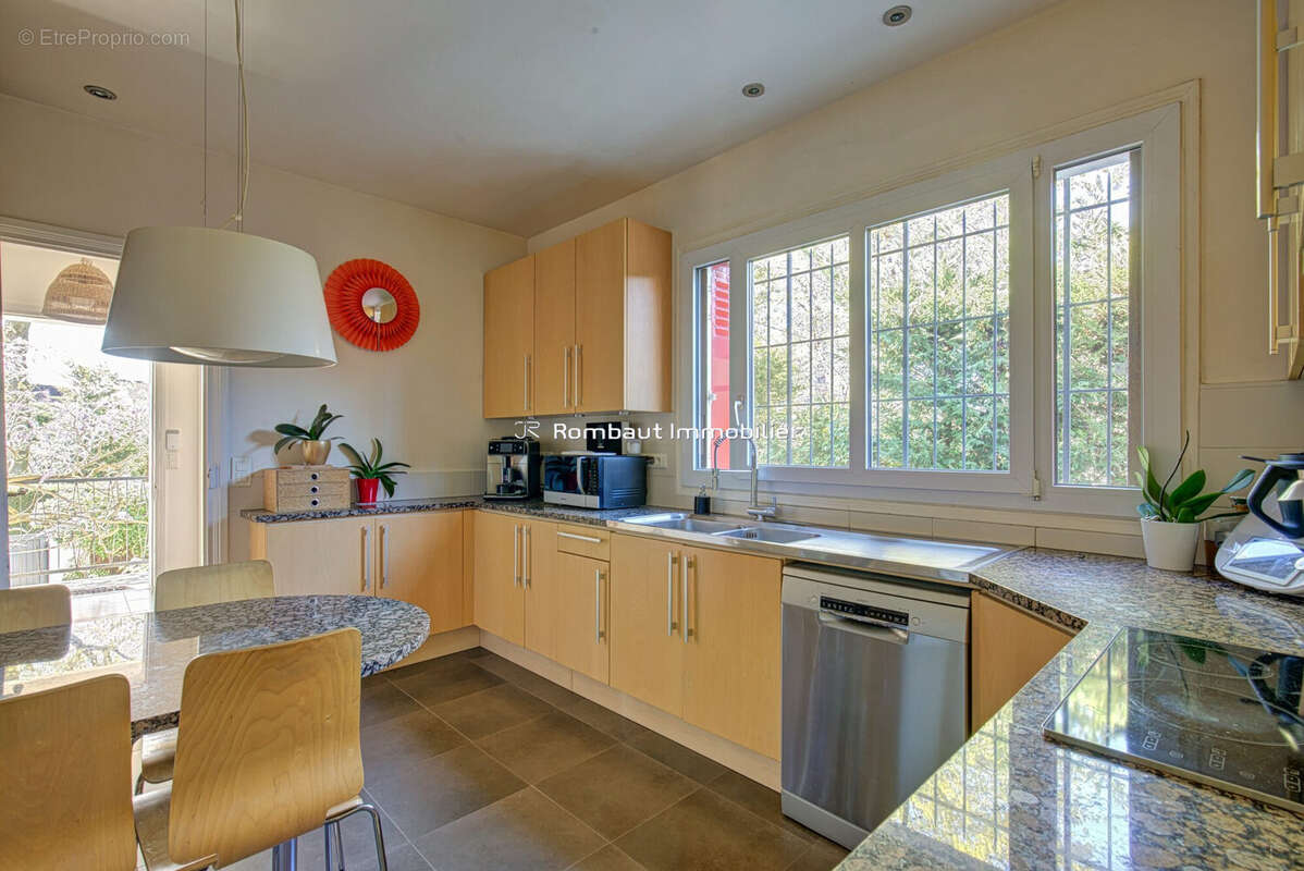 Maison à LA CELLE-SAINT-CLOUD