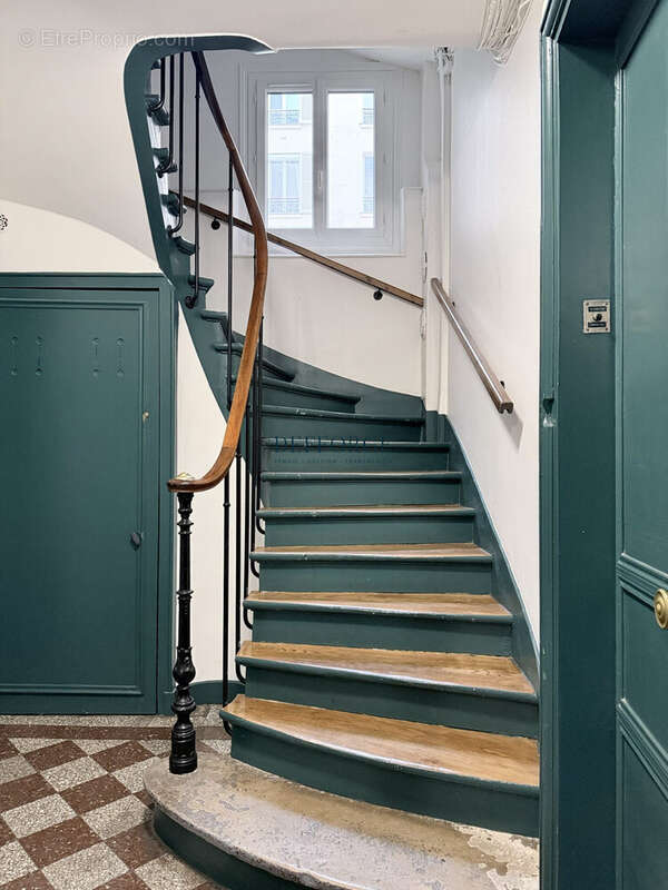 Appartement à PARIS-14E