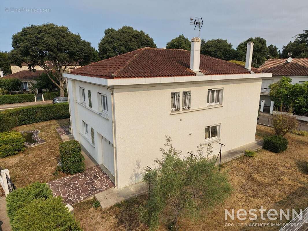 A Vendre Maison de 155 m² avec possibilité de deux habitations et jardin à Condom - photo 5
